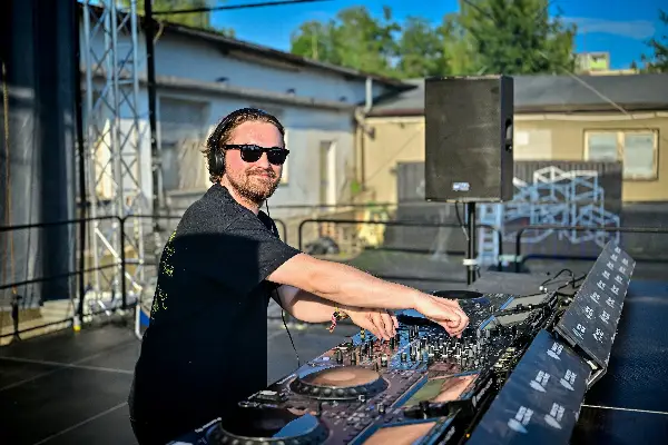 Beats for Love Experience - Kanine