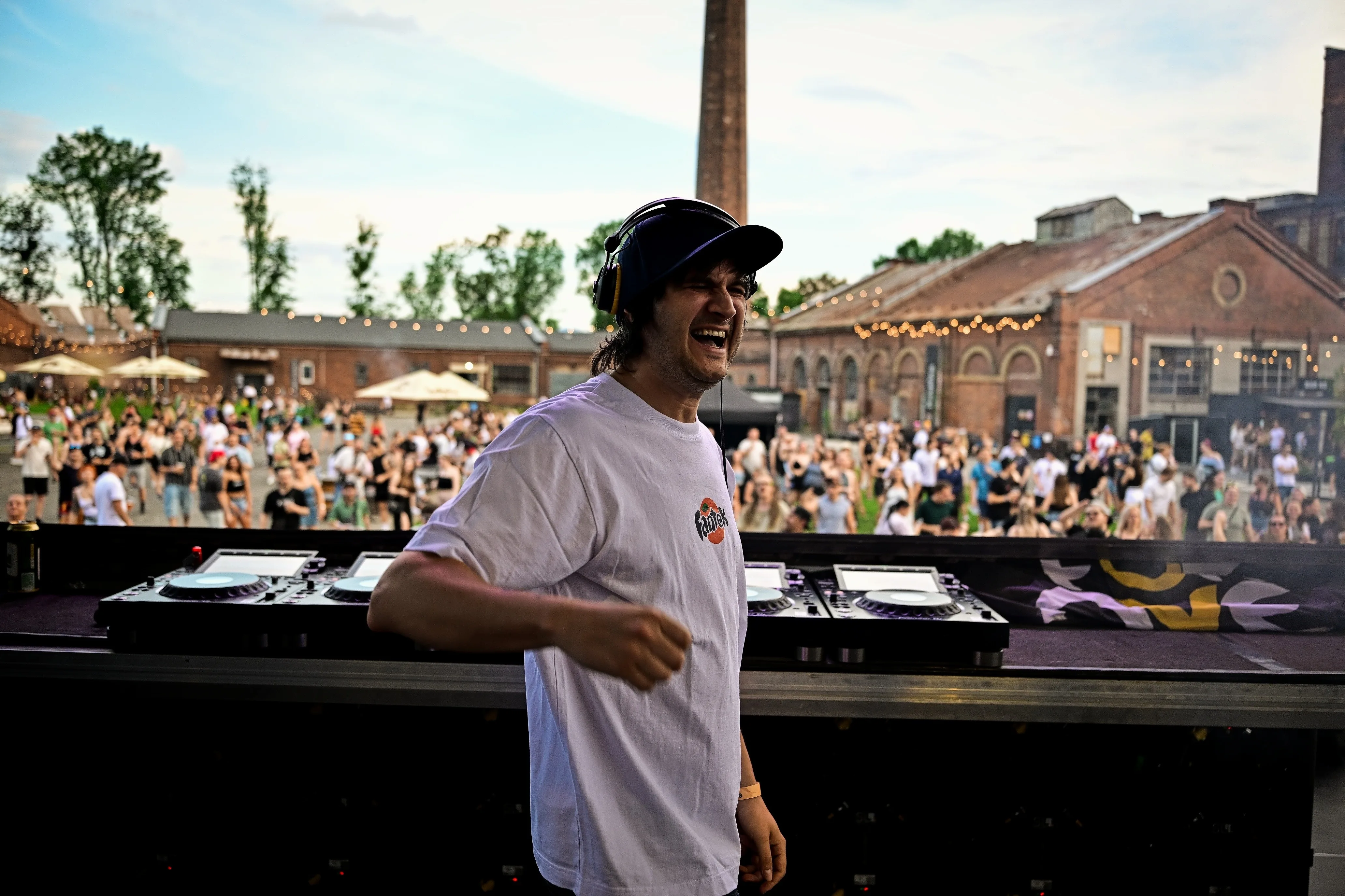 BEATS FOR LOVE EXPERIENCE - HYBRID MINDS