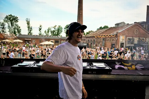 BEATS FOR LOVE EXPERIENCE - HYBRID MINDS
