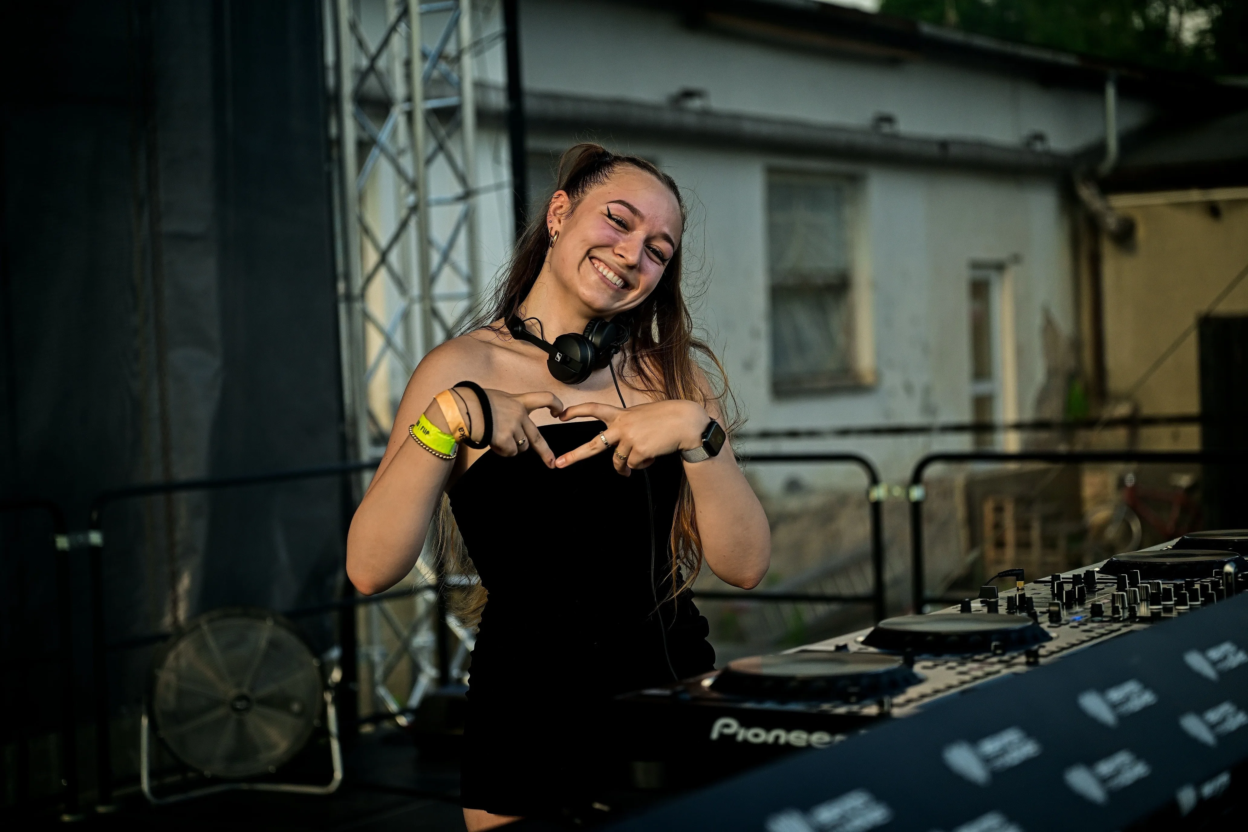 BEATS FOR LOVE EXPERIENCE - HYBRID MINDS