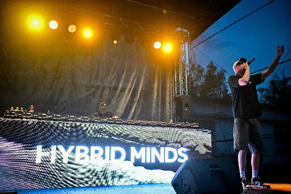 BEATS FOR LOVE EXPERIENCE - HYBRID MINDS