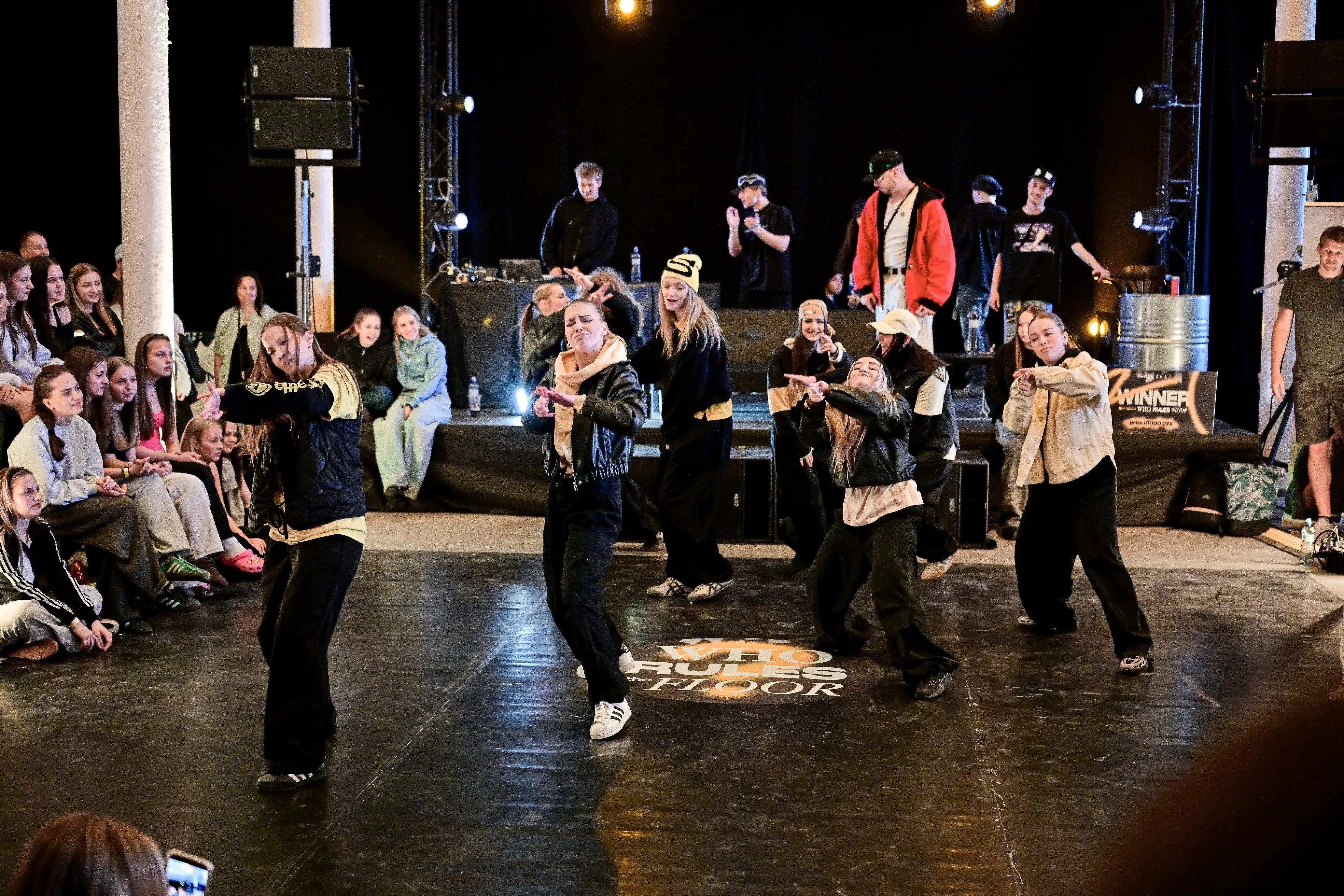 Who Rules The Floor - Dance Aréna