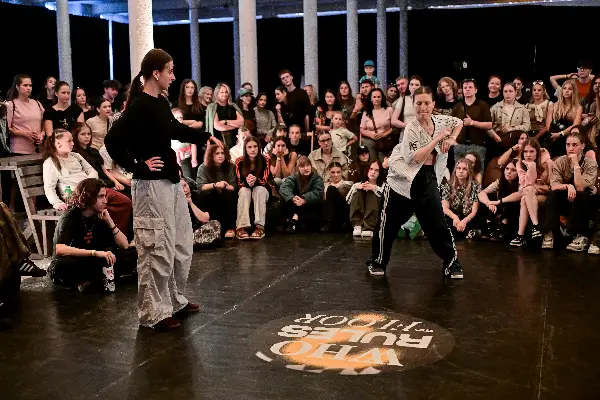 Who Rules The Floor - Dance Aréna