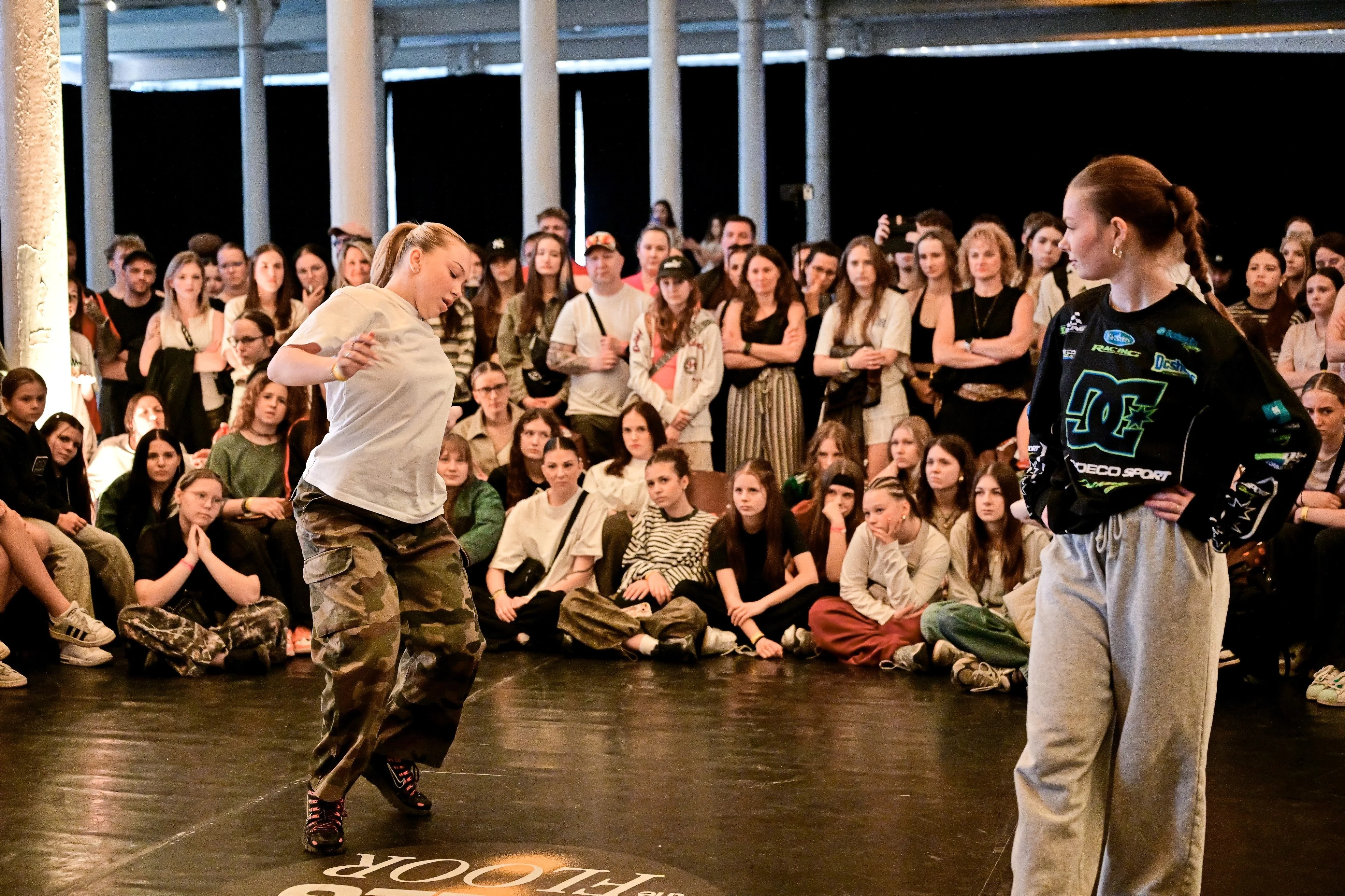 Who Rules The Floor - Dance Aréna