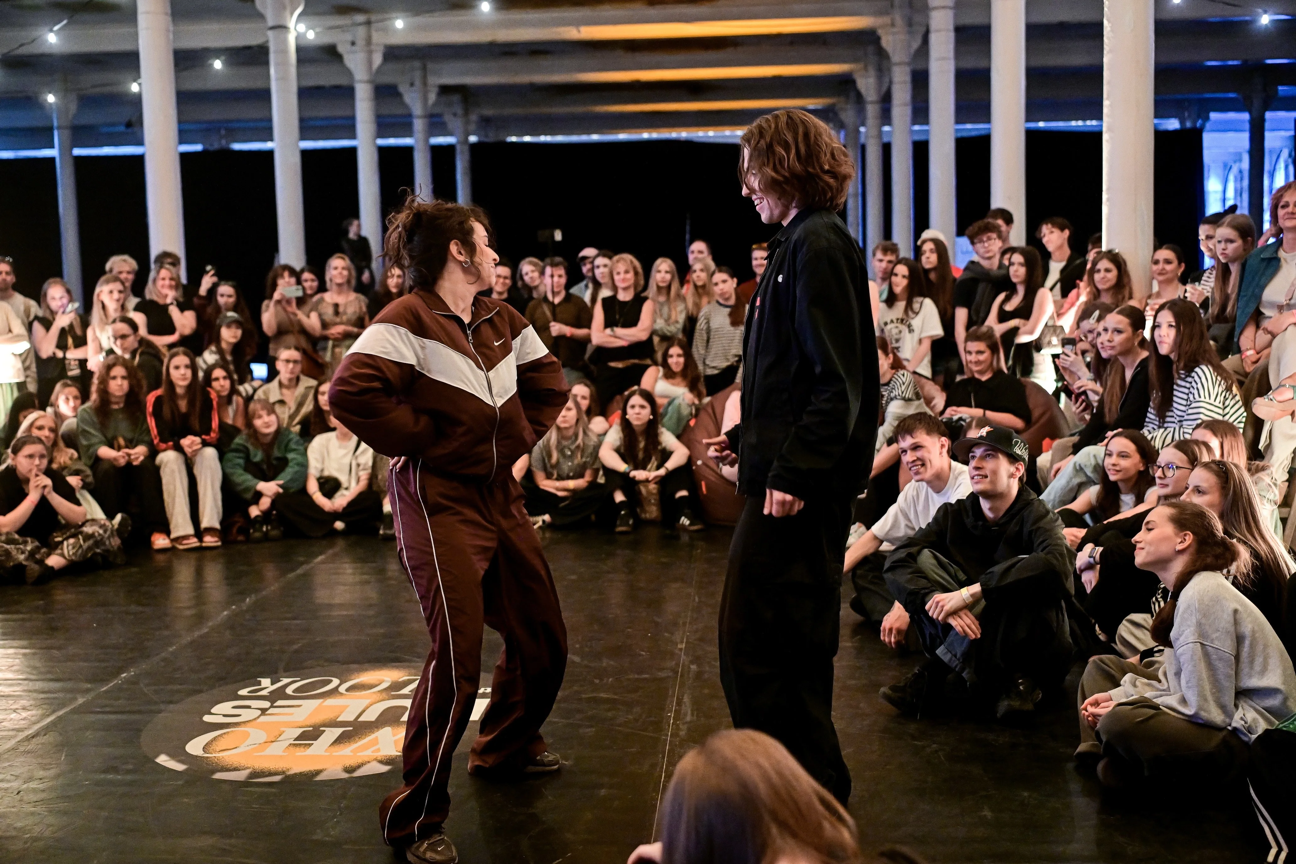 Who Rules The Floor - Dance Aréna