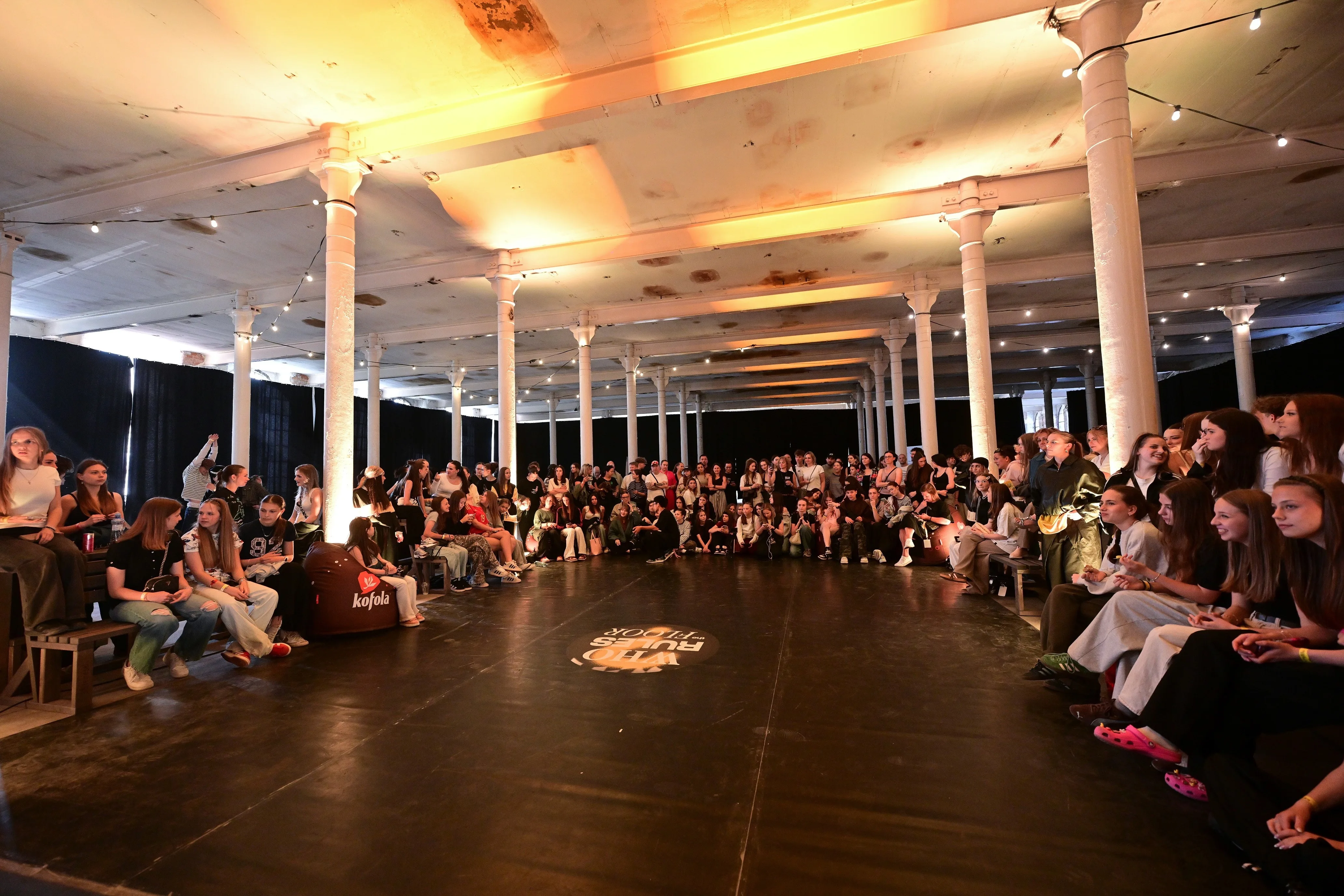 Who Rules The Floor - Dance Aréna