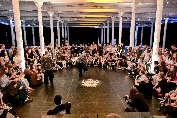 Who Rules The Floor - Dance Aréna