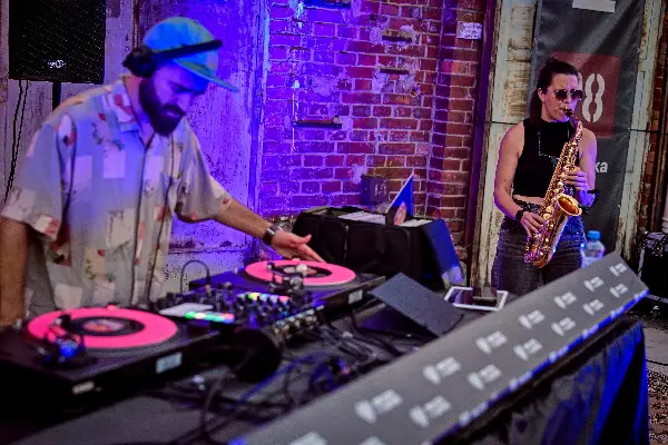 Urban beach session DJ Soulphonique & Live Sax