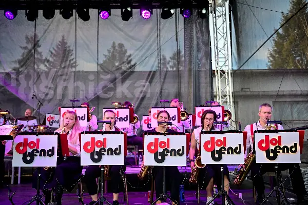 Letní ples pod širým nebem