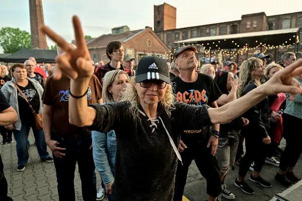 AC/CZ