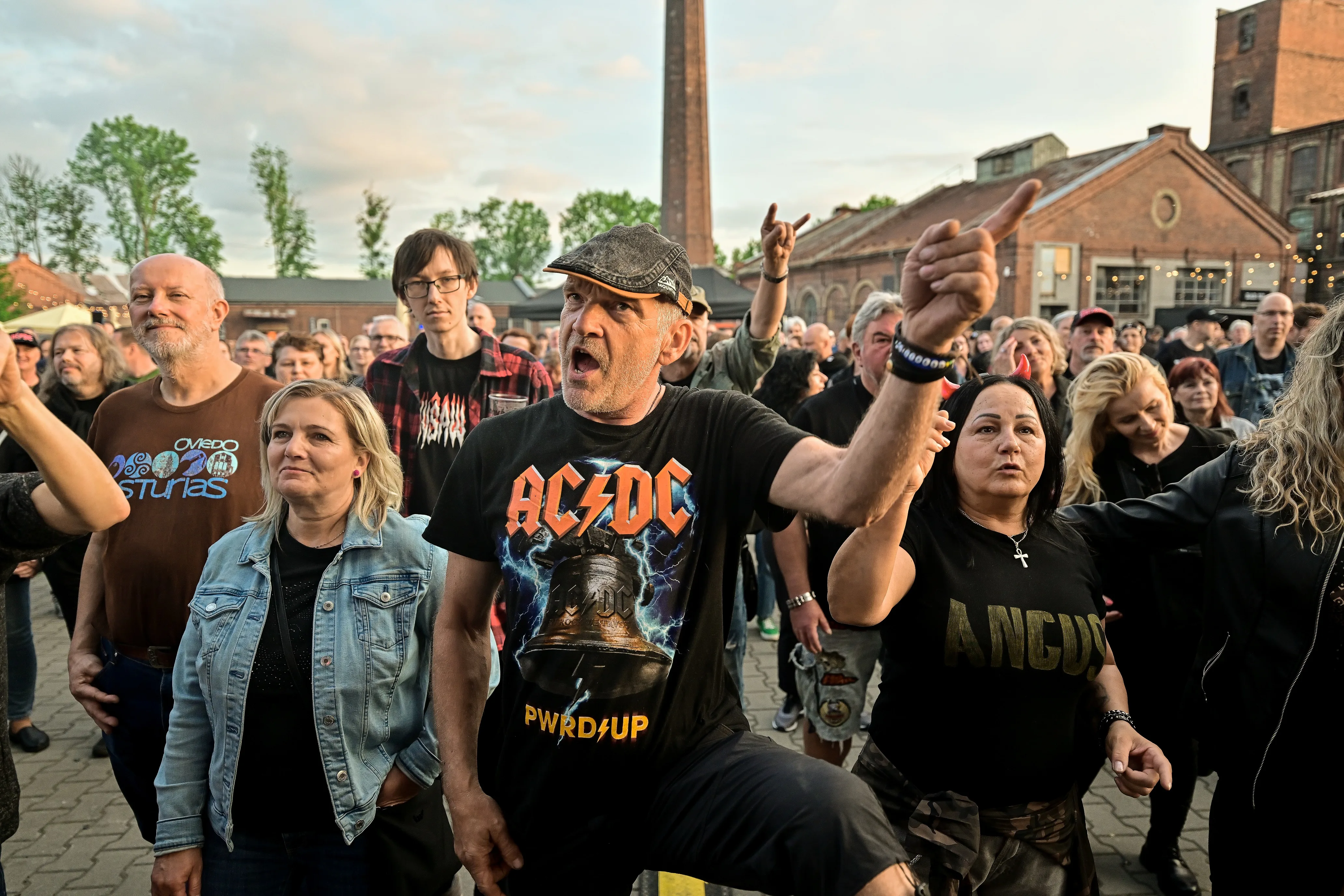 AC/CZ