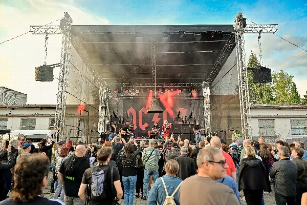 AC/CZ