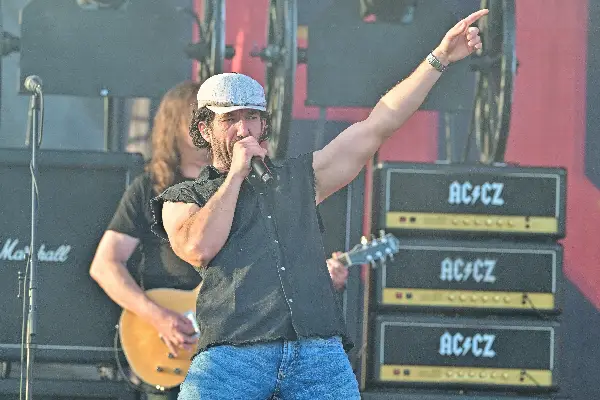 AC/CZ
