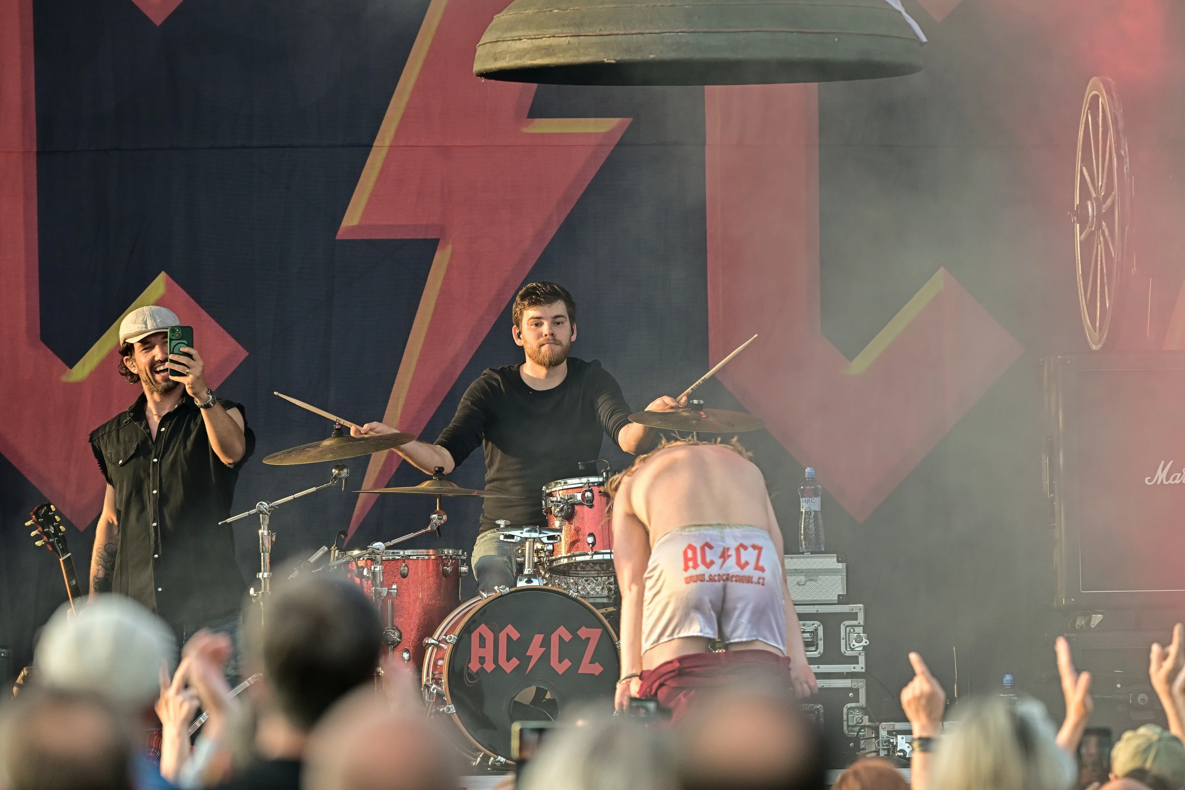 AC/CZ