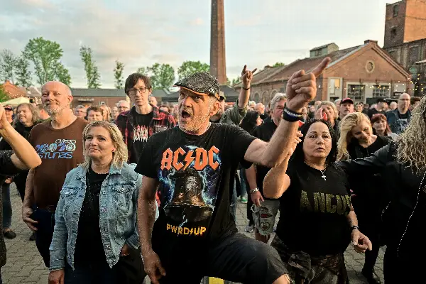 AC/CZ