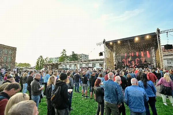 AC/CZ