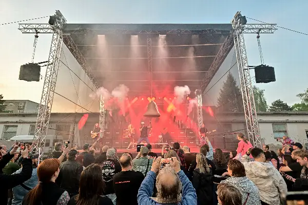 AC/CZ