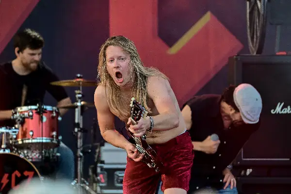 AC/CZ