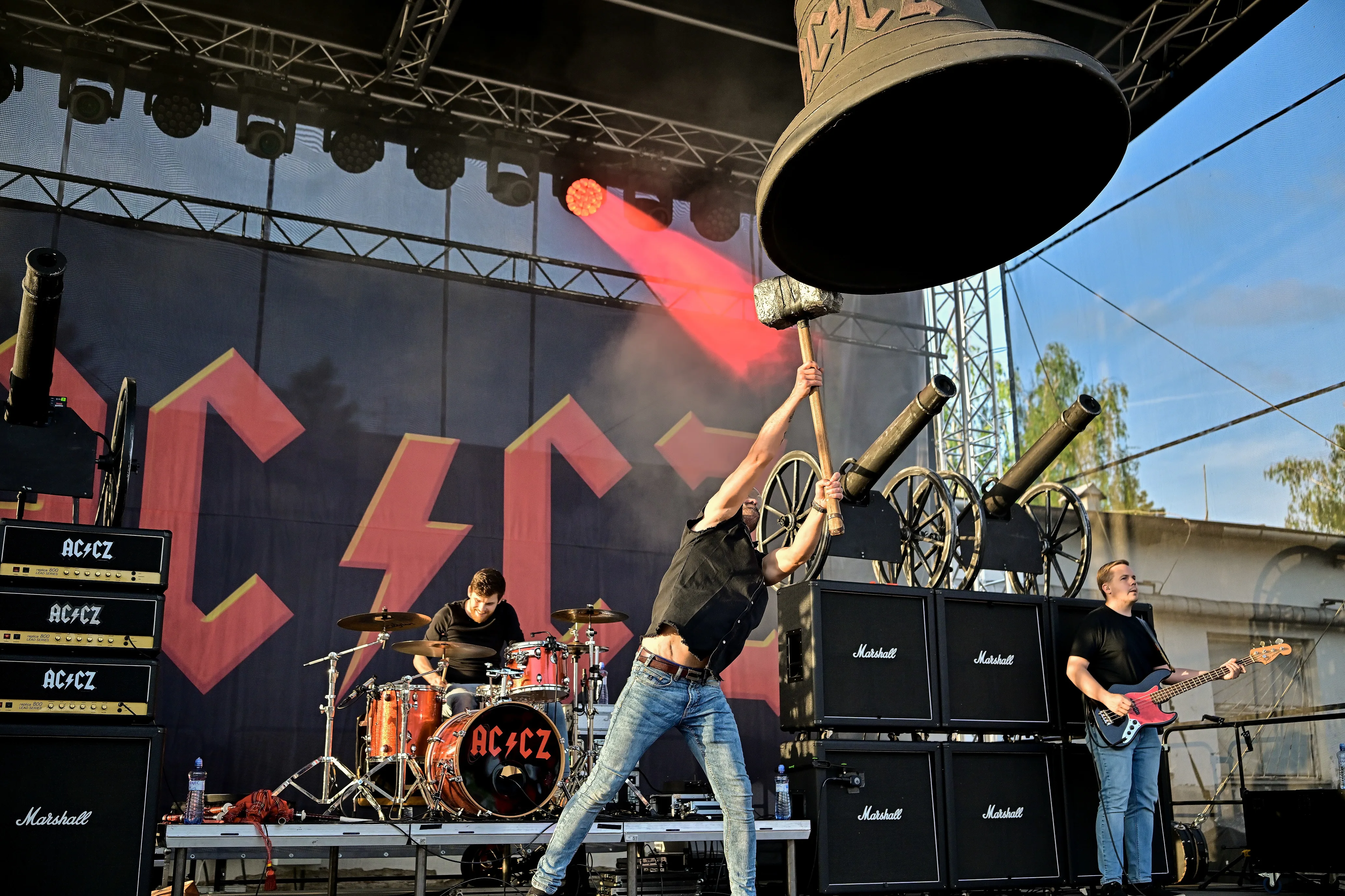 AC/CZ