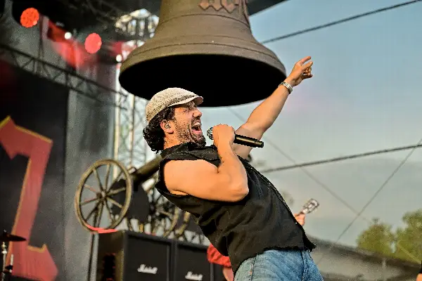 AC/CZ